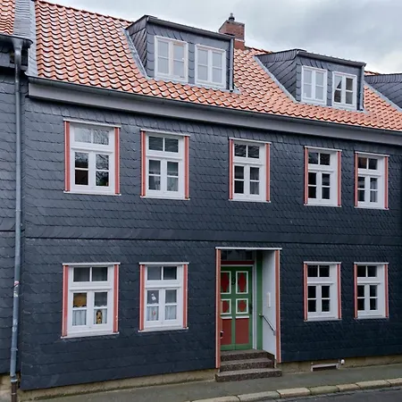 Domschatz Γκόσλαρ